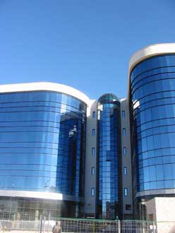 Edificio Vallausa !!. Vista general corta